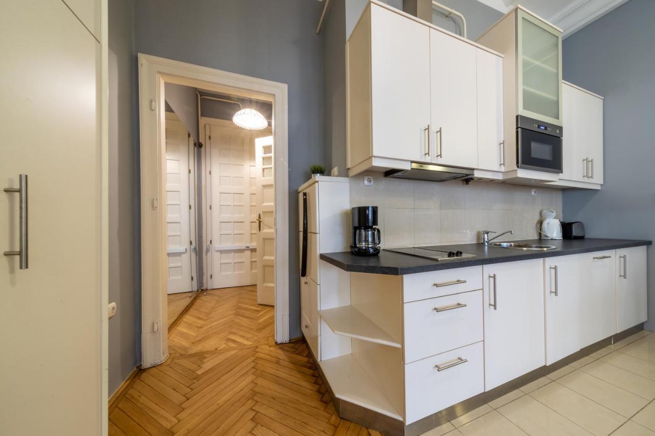 Elisabeth Apartment On Vaci Street บูดาเปสต์ ภายนอก รูปภาพ